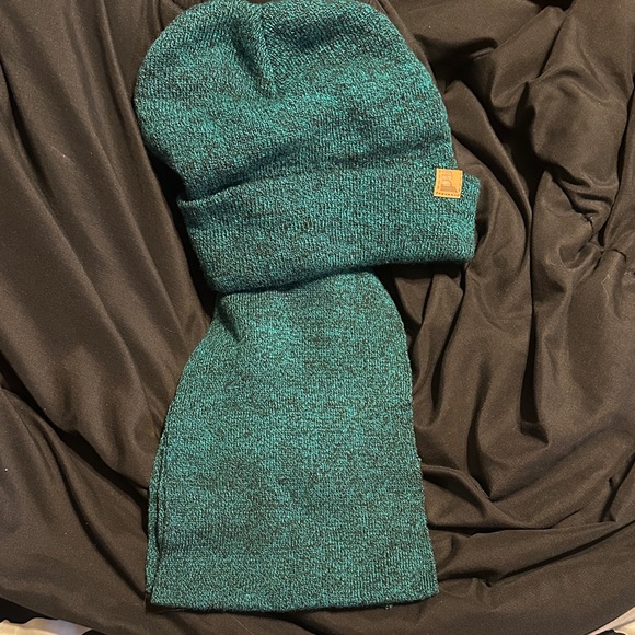 Emerald Green Knit Beanie and Scarf Set - Picture 1 of 3